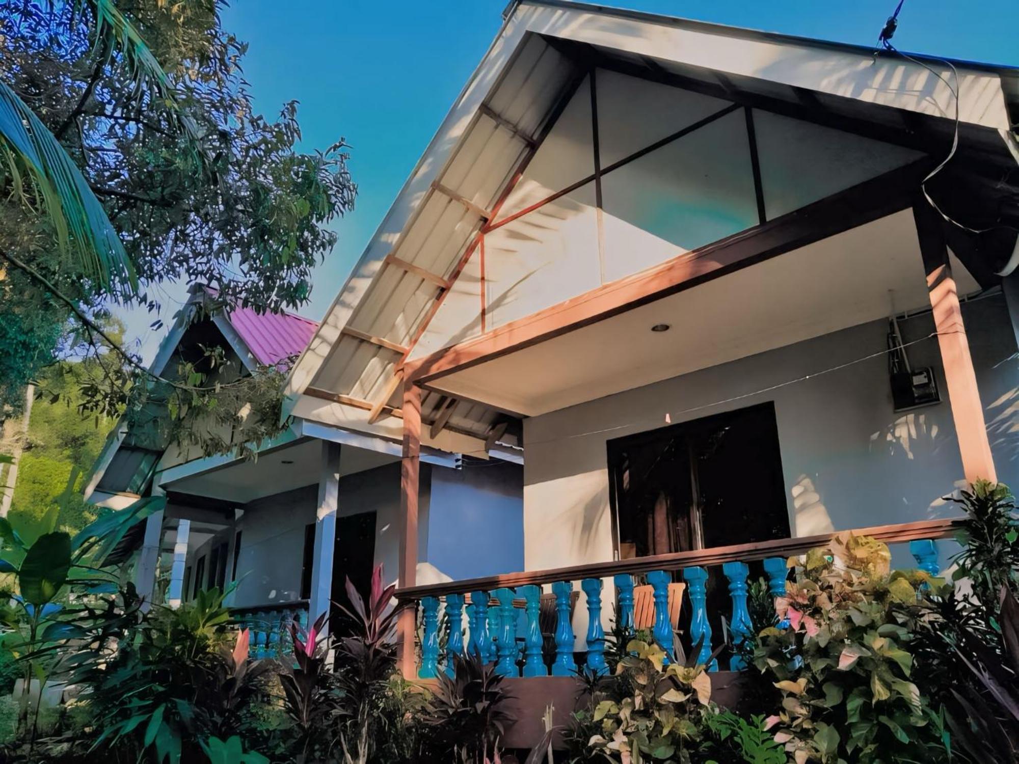 Fiqthya Chalet & Cafe Kampong Ayer Batang Ngoại thất bức ảnh